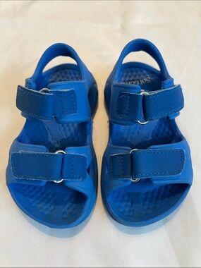“Bundle 10/$13” Sol Borne toddler size 7 sandals Blue Adjustable Velcro Sandals